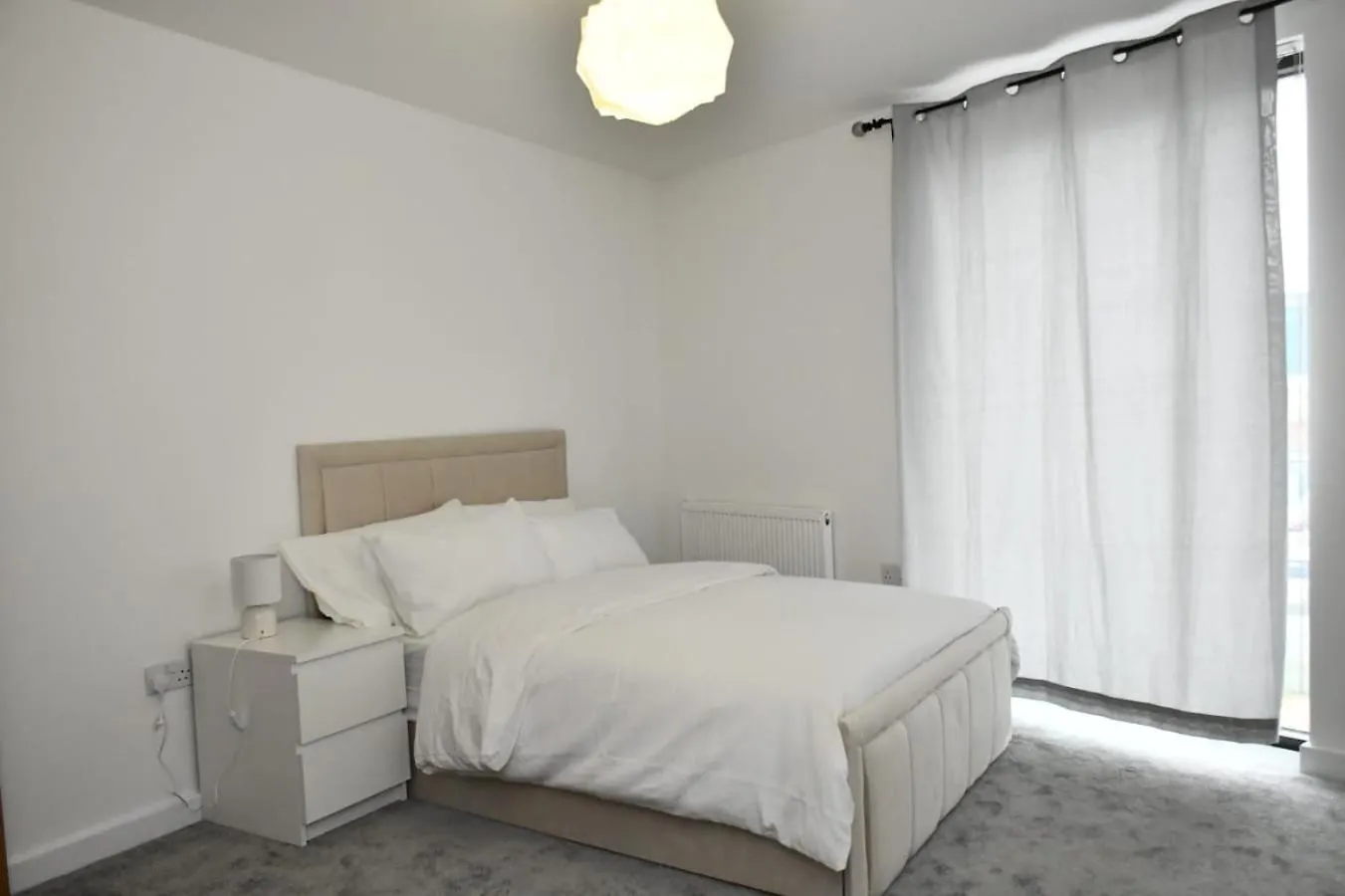 Spacious 2Bedroom Apartment In London City Airport 0*,