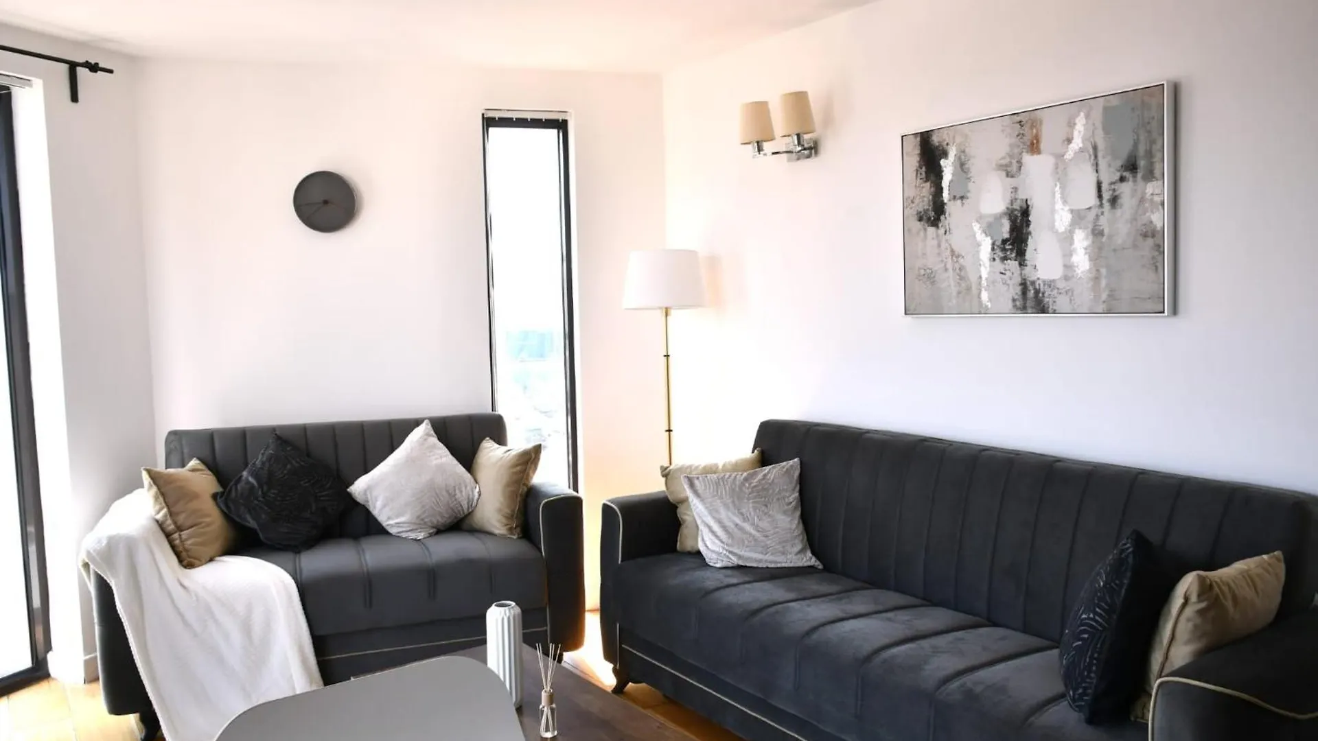 Spacious 2Bedroom Apartment In London City Airport 영국