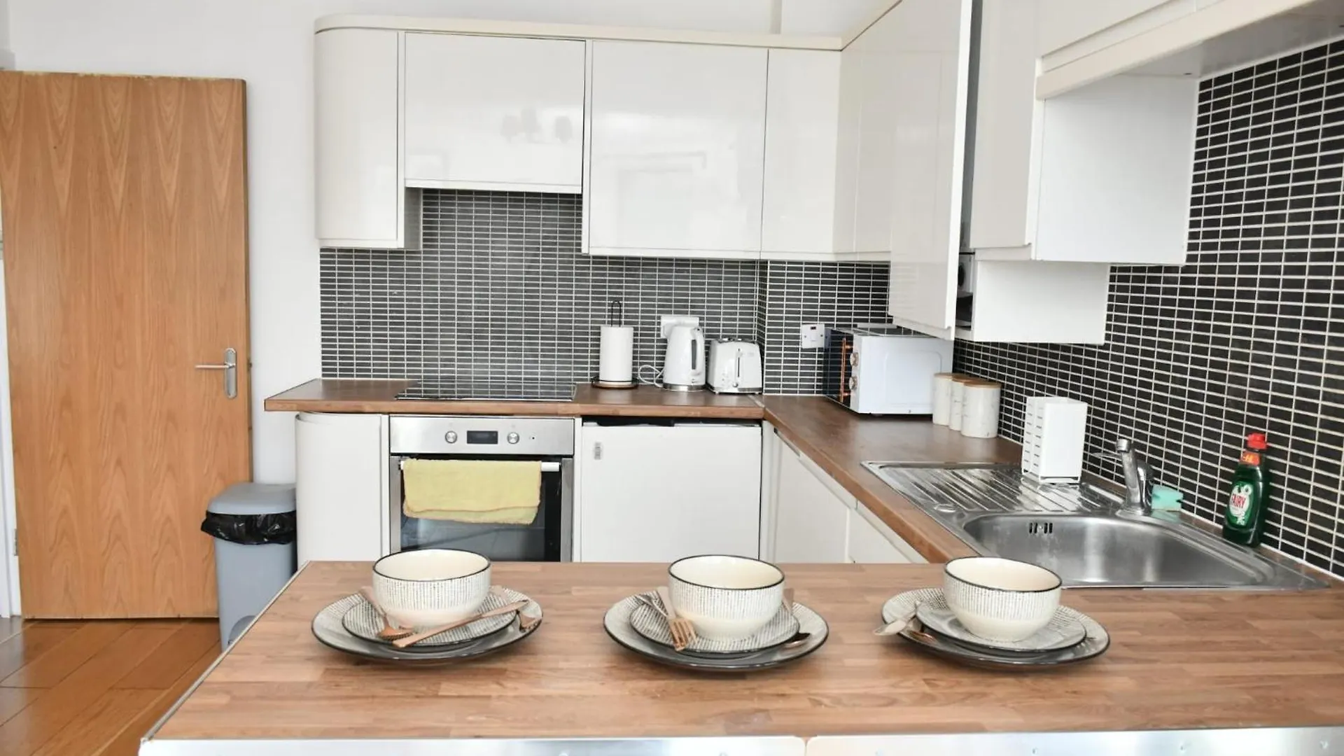 Spacious 2Bedroom Apartment In London City Airport