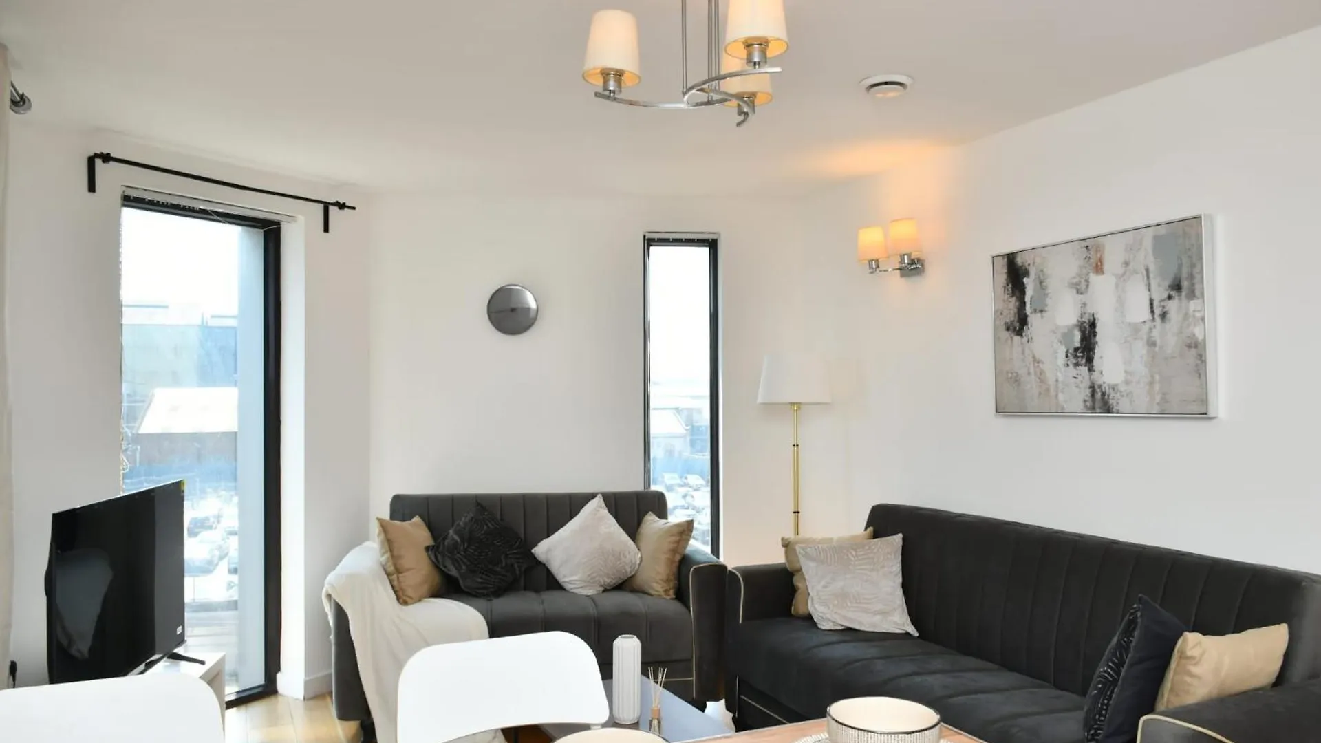 Spacious 2Bedroom Apartment In London City Airport 0*,